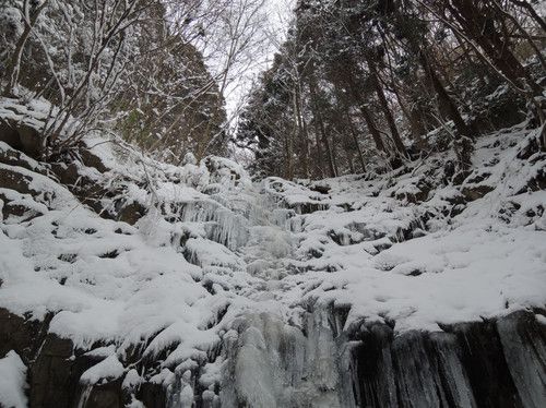 【三朝温泉〔株湯〕（鳥取・三朝町）】～かけ流しの湯～　　＆ 三度目の正直で、凍った滝を見る