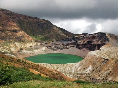 「蔵王山」と「御釜」と「蔵王温泉」