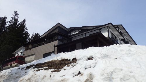 銀山温泉・瀧見館～滝を見下ろす高台の宿で雪見露天・その１