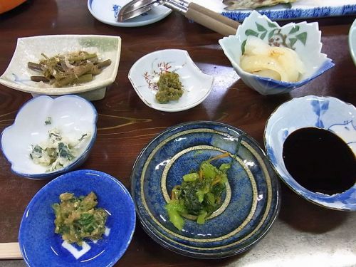 奥津温泉　みやま荘（苫田郡）　②夕食・朝食　夕食はボリューム満点