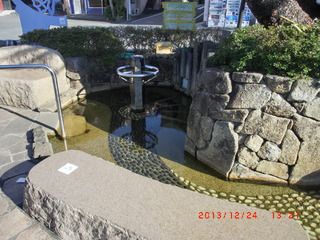 静岡県　大仁温泉「黄金の湯足湯」