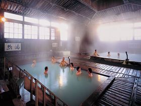 青森の秘湯「酸ヶ湯温泉」はお風呂のパワーがハンパない！｜青森県｜LINEトラベルjp 旅行ガイド