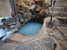 和歌山・湯の峰温泉「つぼ湯」世界遺産の名湯に入浴するコツとは｜和歌山県｜LINEトラベルjp 旅行ガイド