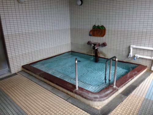 関金温泉　湯楽里（倉吉市）　簡易宿泊所施設で、気軽に「白銀の湯」を