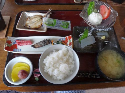 虹岳島温泉　虹岳島荘　④朝食の膳に乗る、若狭の名物