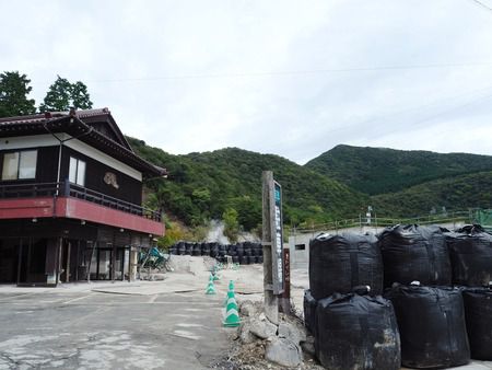 今だけ！温泉の色が毎日変わる！？「雲仙スカイホテル」と焼き立て湯せんぺい「遠江屋」（雲仙市小浜町）